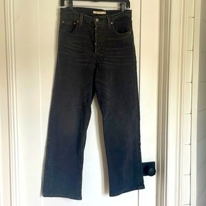 Straight leg Levi dark gray denim size 29